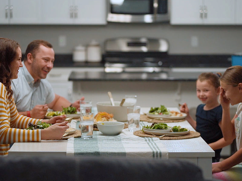 site-familydinner.jpg